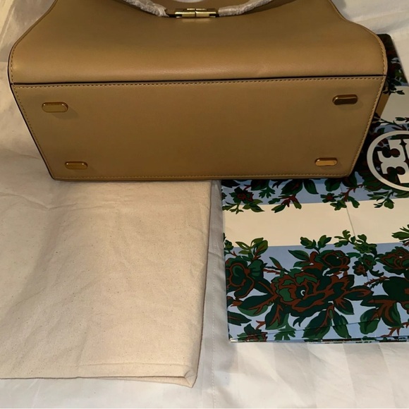NEW Tory Burch Tan Leather Lee Radziwill Double Bag $1450 Plastic Wrap On - Picture 6 of 7